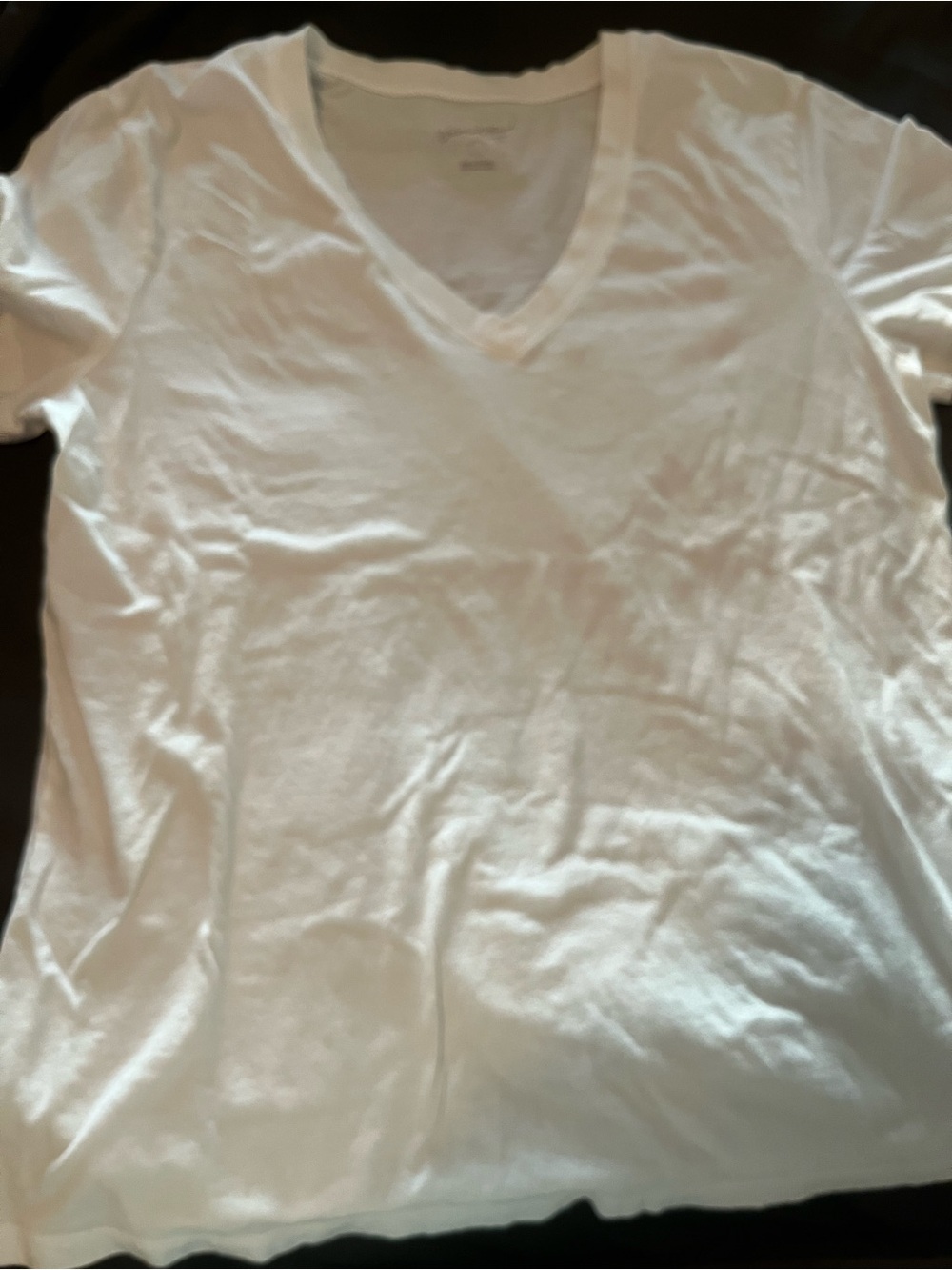 Woman's White V-Neck Short Sleeve Top